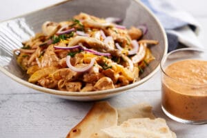 salade - salade met kip en oesterzwammen - Rejo Toscaanse dressing